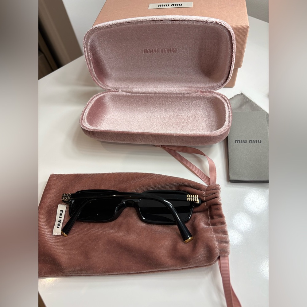 AUTHENTIC Miu Miu Sunglasses Rectangle frame - Picture 8 of 9
